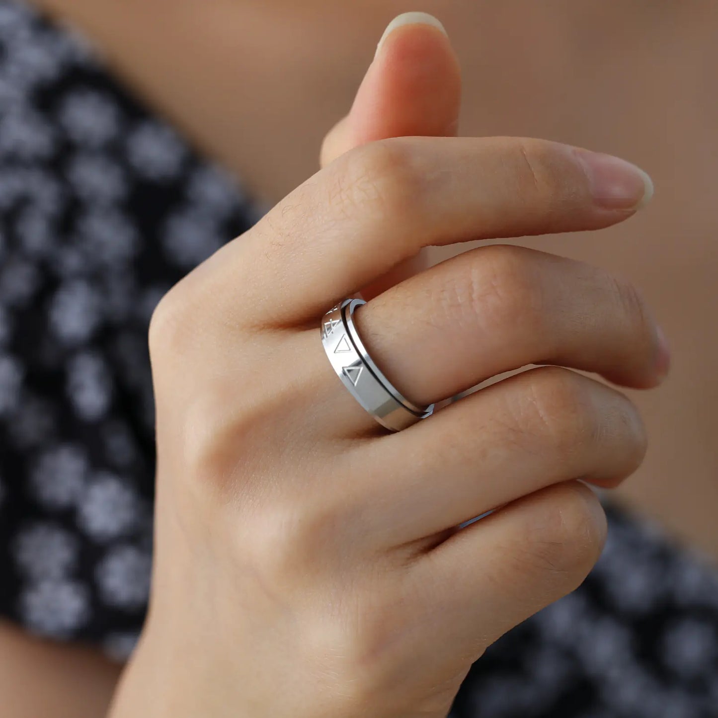 Rotatable Triangle Pattern Stainless Steel Ring