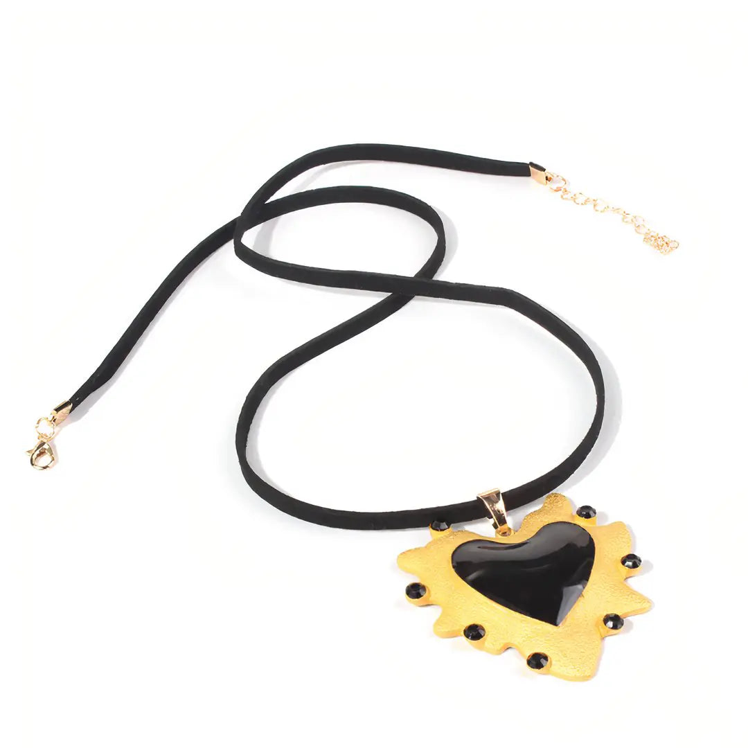 Black Heart Necklace WEM Support (www.WEM.support)