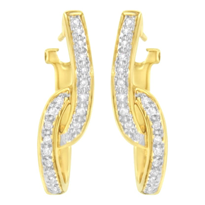 Brincos de Argola Huggy com Diamantes em Curva S de 1/4 cttw em Ouro Amarelo 10K (Clareza I-J, Cor I2-I3) WEM Support (www.WEM.support)