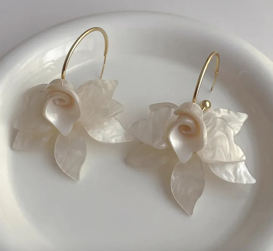 Elegant High-Grade Luxury Stud Earrings WEM Support (www.WEM.support)