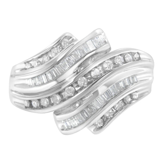 Anel de Ouro Branco 10K com Diamantes Redondos e Baguette em Canal (3/4 Cttw, Cor H-I, Clareza SI2-I1) WEM Support (www.WEM.support)