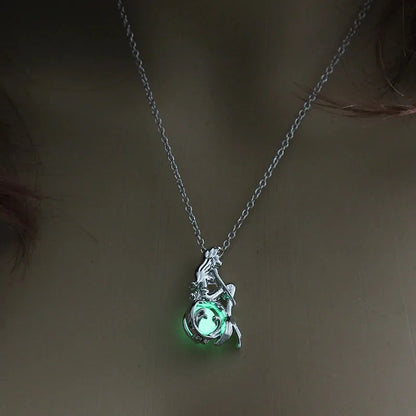 Moon Glowing Necklace WEM Support (www.WEM.support)