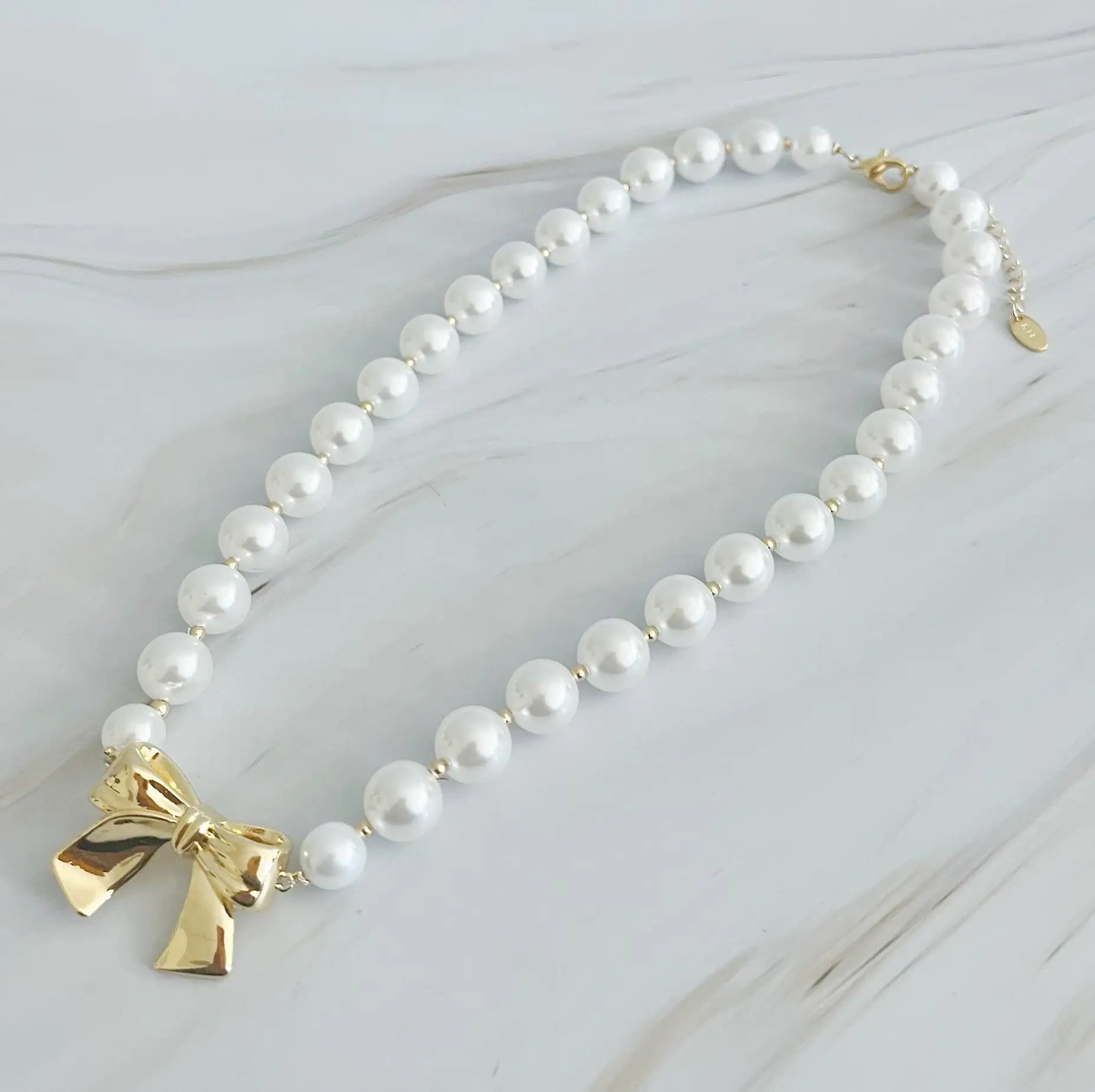 Bow And Pearls Necklace WEM Support (www.WEM.support)
