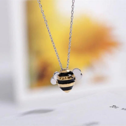 Silver Bee Pendant With Chain WEM Support (www.WEM.support)