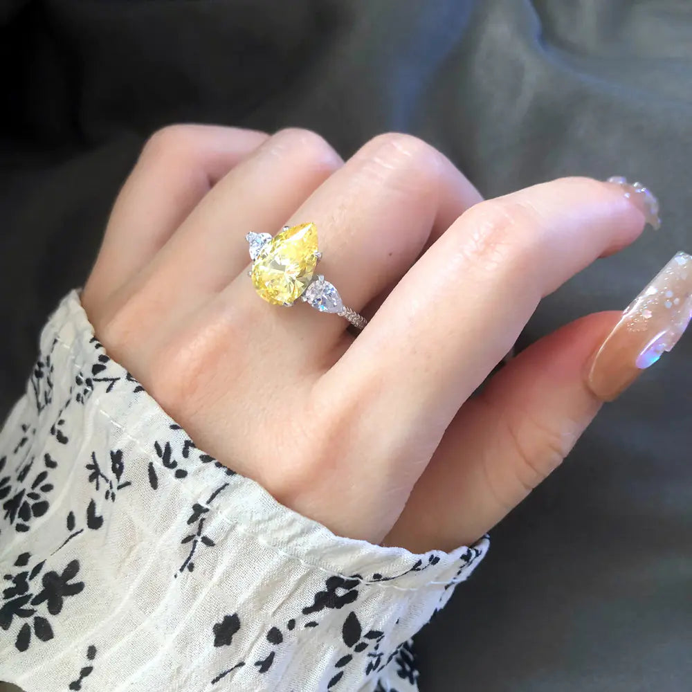 Drop-Shaped Yellow Diamond Ring in Sterling Silver