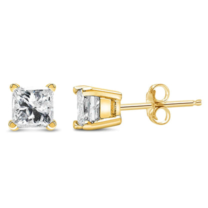 Boucles d'oreilles clous solitaire en diamant taille princesse monture 4 griffes en or jaune 14k certifiées IGI (Couleur L-M, Clarté I1-I2) WEM Support (www.WEM.support)