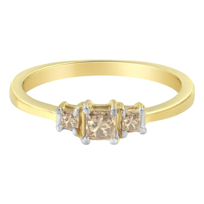 Bague Bande à 3 Pierres en Or Jaune 10K avec Diamants Princesse 1/4 carat (couleur L-M, clarté I1-I2) WEM Support (www.WEM.support)