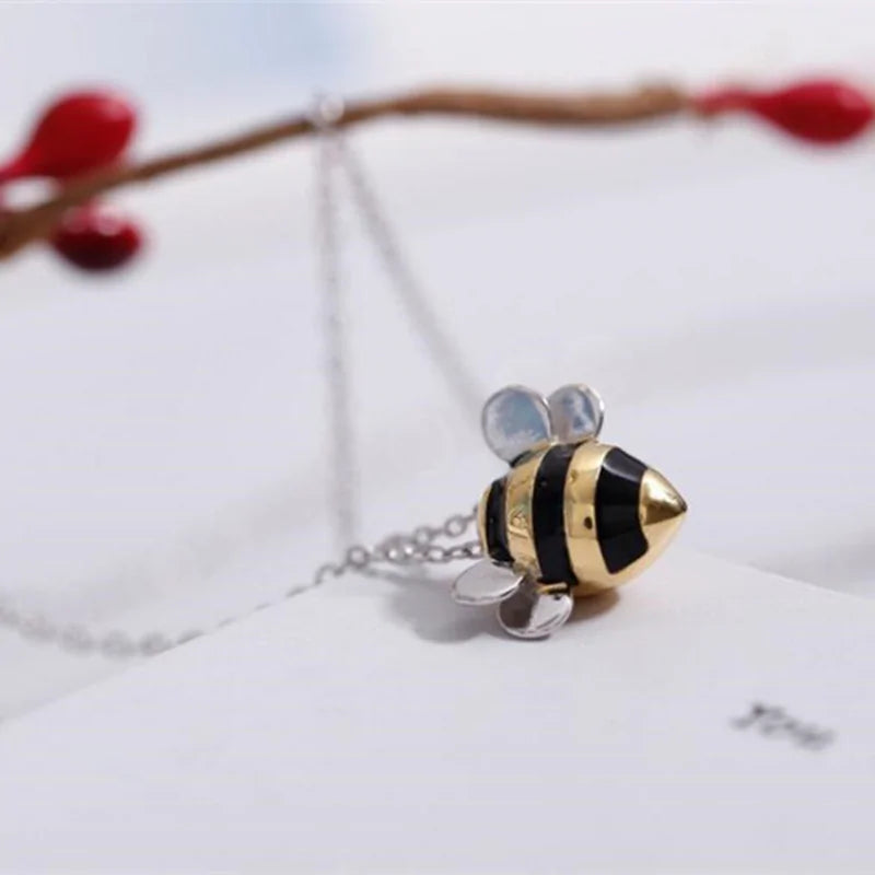 Silver Bee Pendant With Chain WEM Support (www.WEM.support)