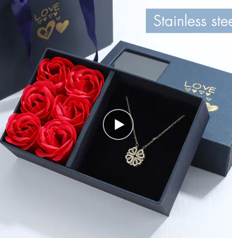 Rose Gift Box with Four-Leaf Grass and Heart Necklaces HejK.com