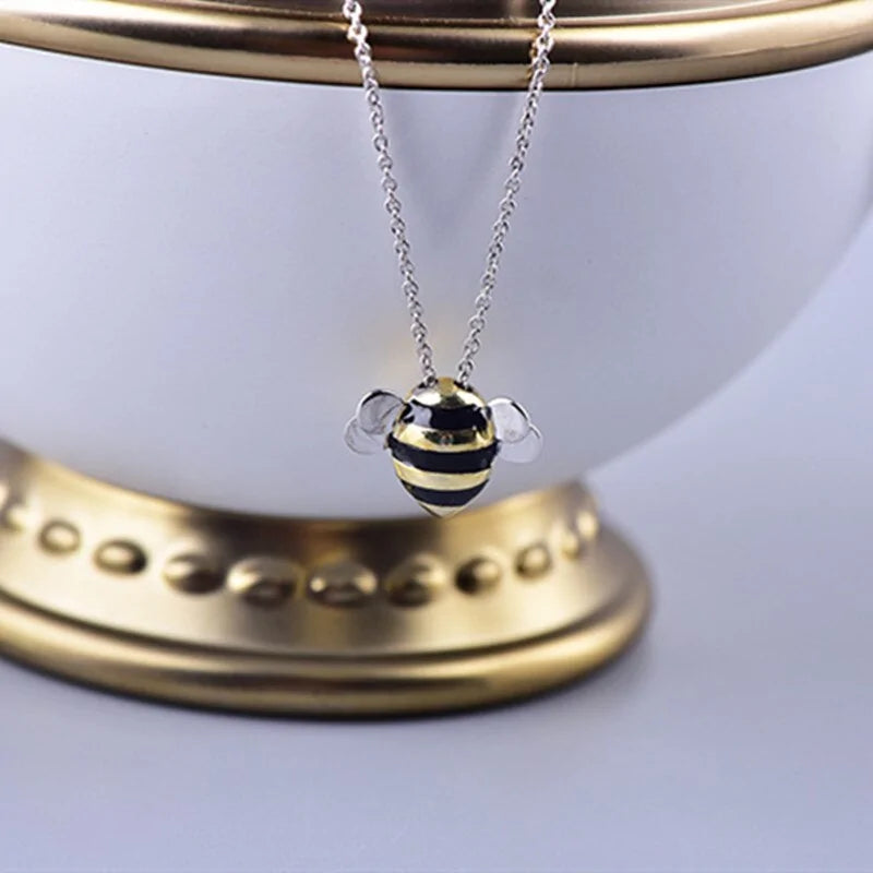 Silver Bee Pendant With Chain WEM Support (www.WEM.support)