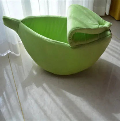 Banana Pet Bed – Cozy Sleeping Bag for Cats & Dogs WEM Support (www.WEM.support)