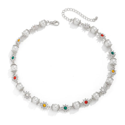 Colored Diamond-embedded Small Flower Pearl Necklace WEM Support (www.WEM.support)