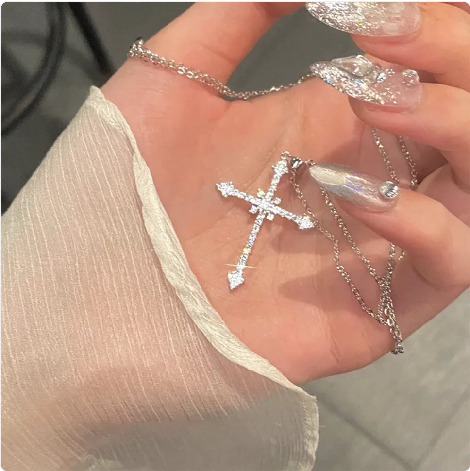 Frosty Wind Zircon Diamond Pendant Necklace WEM Support (www.WEM.support)