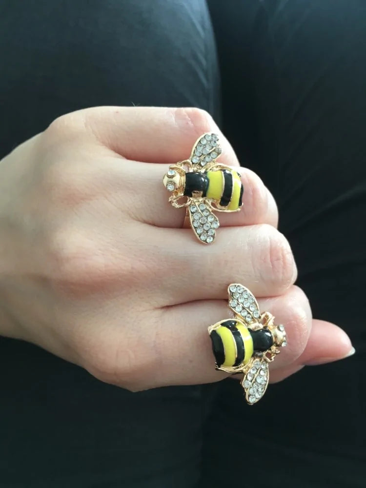 Bee Brooch Ring WEM Support (www.WEM.support)